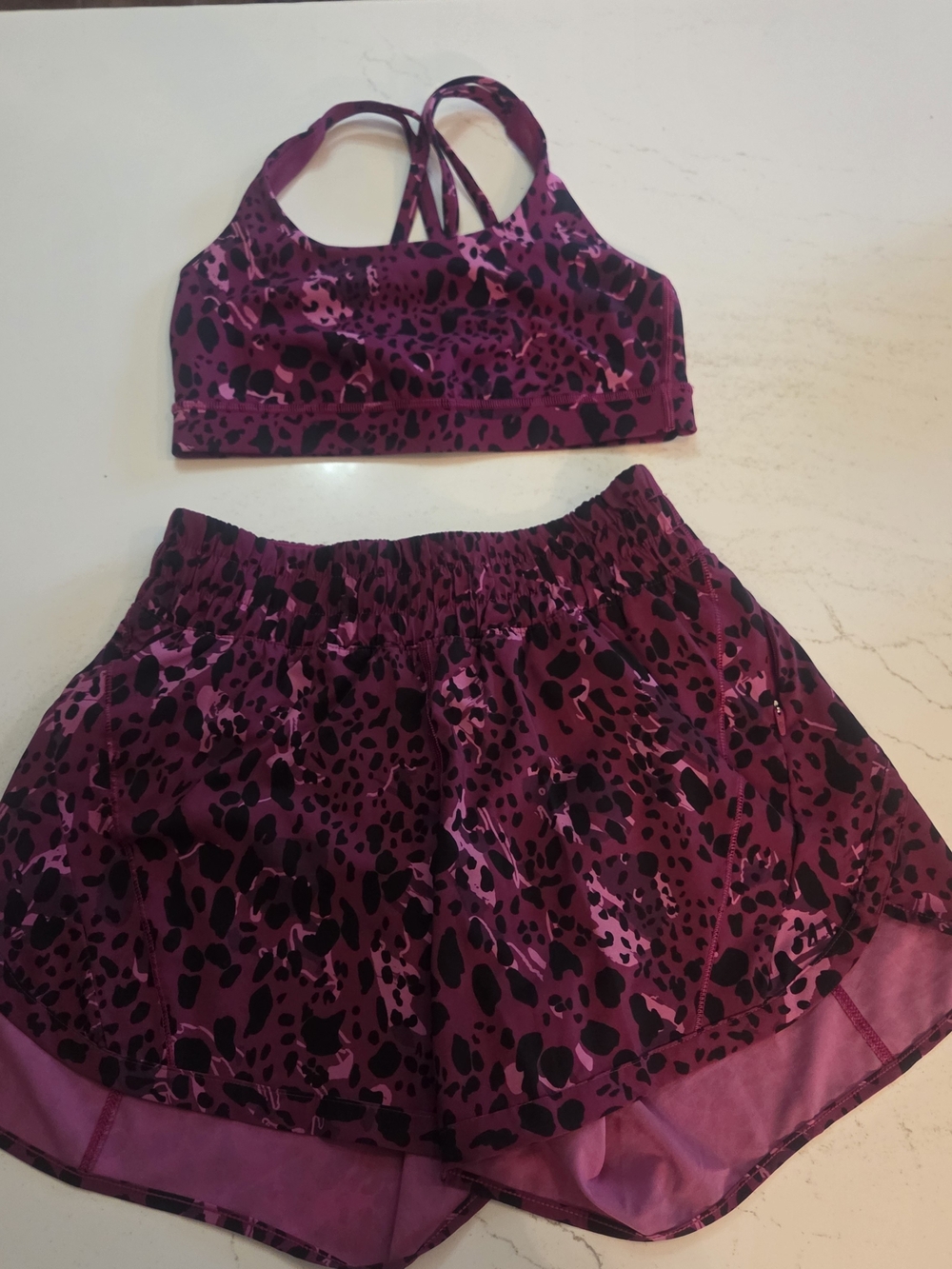 lululemon Magenta & Black Leopard Active Set Size 6